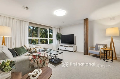 18 Royal Street, Upper Ferntree Gully, VIC 3156, 4 slaapkamers, 3 badkamers, House
