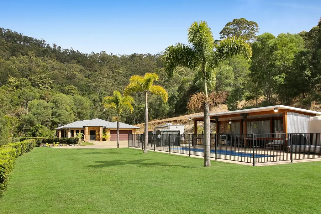 Wongawallan 4房  HUGE ACREAGE RETREAT WITH IDEAL EQUINE AND TRADES OPTIONS