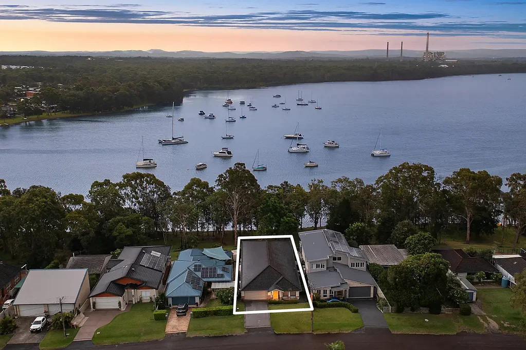 74 Teragalin Drive, Chain Valley Bay, NSW 2259