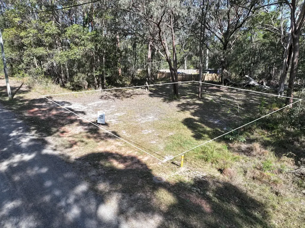 Russell Island 宁静丛林环境 513m²地块已清理 靠近海滩船台 电力水NBN已铺设 岛屿度假胜地理想选 CLEARED BLOCK IN A CONVENIENT LOCATION!