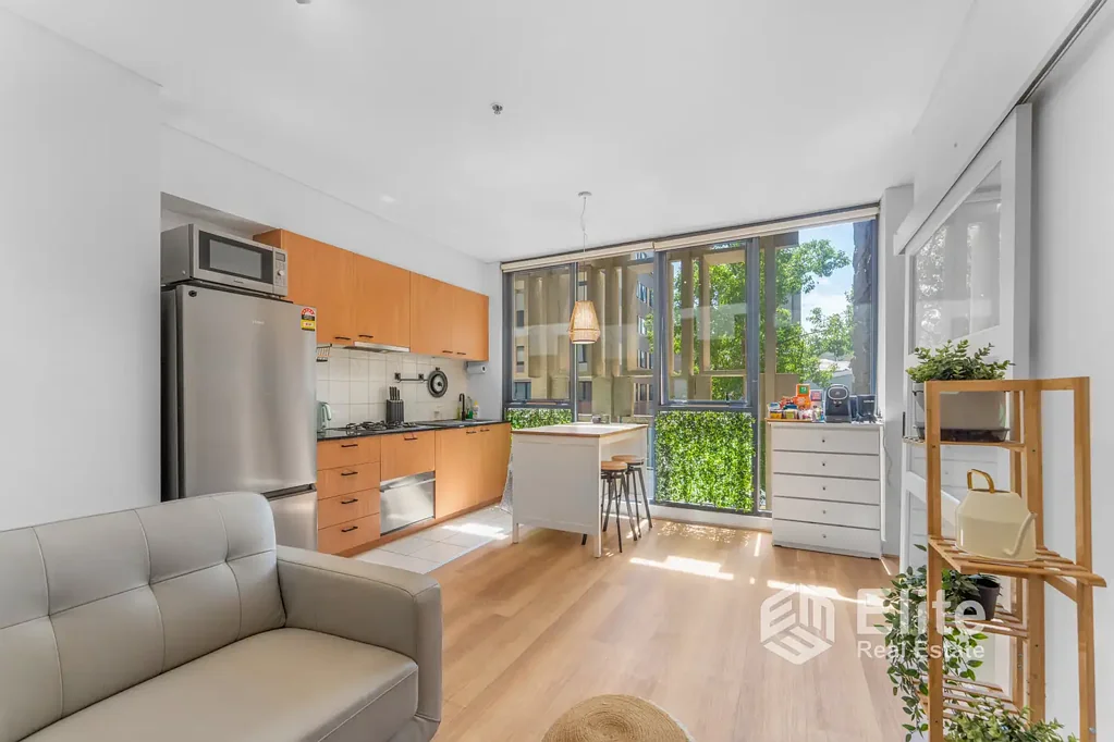 Melbourne 2房 光线、空间、风格——一套翻新城市公寓，即刻乐享 Light Space Style – A Renovated City Apartment Ready to Enjoy