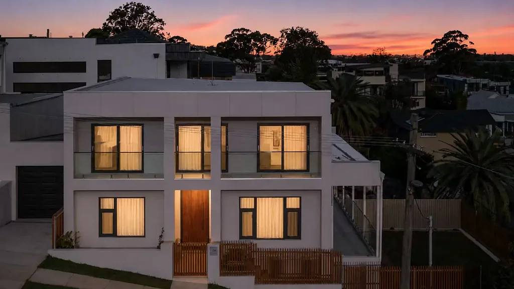 Putney 5Kwarto Brand New Luxurious Residence Offering Panoramic Water Views from All Levels