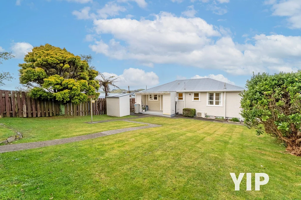 Newlands 3Moenga First Home & Huge Studio? YIP!