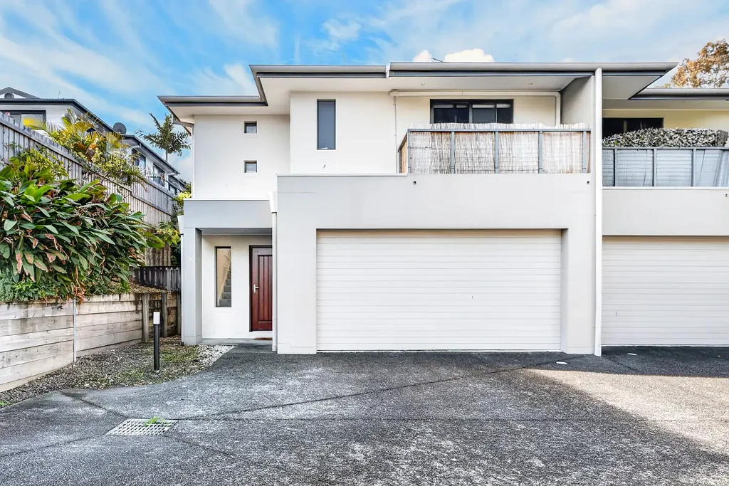 Southport 3 Bedroom Spacious Townhouse Living in the Heart of the TSS Precinct