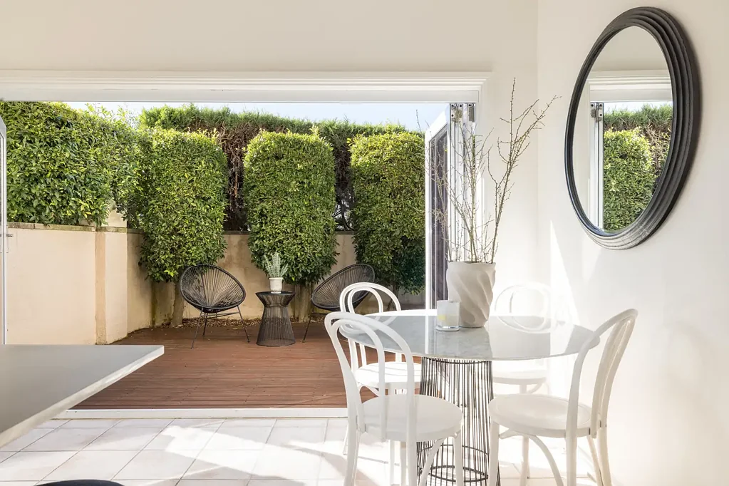 Mosman 2Phòng ngủ House Like Garden Apartment, Dress Circle Location OPEN SAT 9:45AM-10:15AM