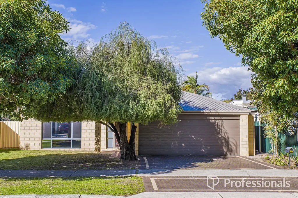 Bassendean 4Moenga ROOM TO LIVE, SPACE TO LOVE