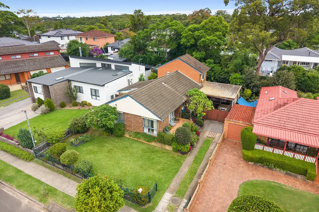 East Ryde 4 Bedroom Prime position, great potential