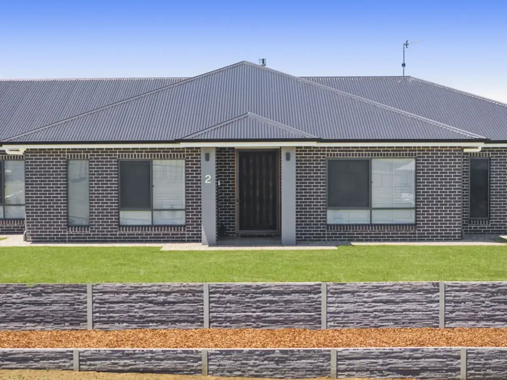 Meringandan West 7房  A Rare and Exceptional Property - 2 Homes + Pool