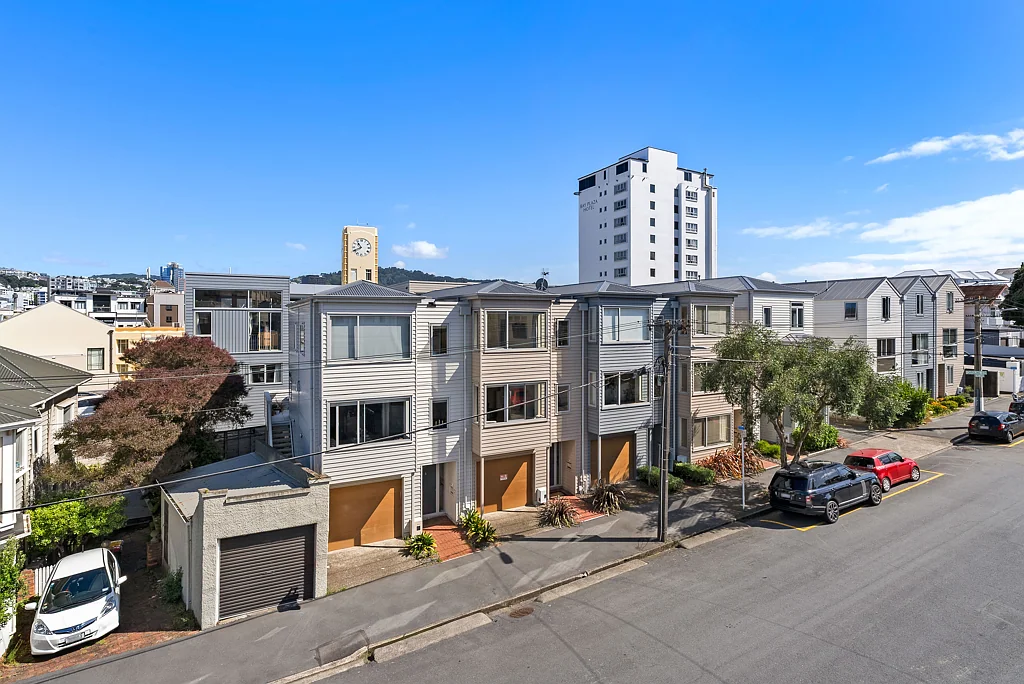 2/15 Roxburgh Street, Mount Victoria, Wellington