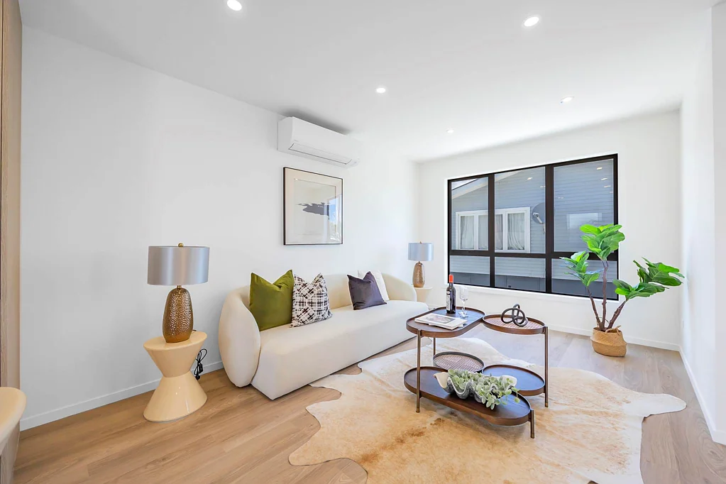 4/8 Sheehan Road, Te Atatu South, Waitakere City, Auckland
