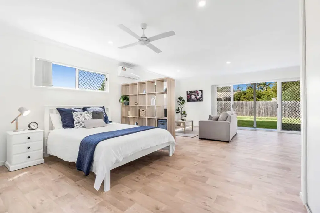 EXECUTIVE-STYLE FURNISHED STUDIO WITH LOCKUP GARAGE!