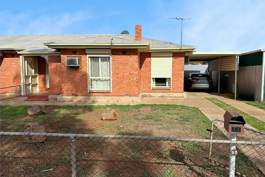 Upgraded 3 Bedroom Maisonette