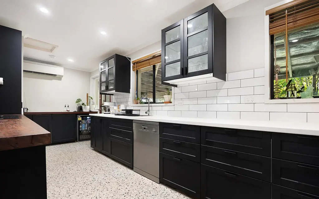 8 Lyndon Crescent, Dampier, WA 6713