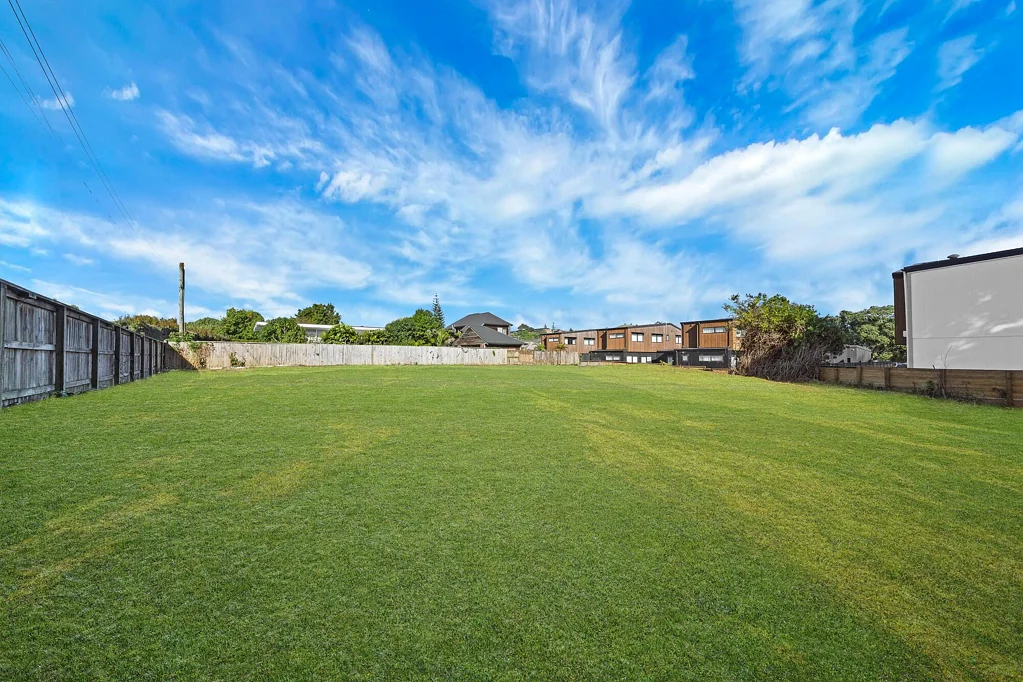 Greenlane 2,152m2 Landmark Site in the Heart of Greenlane