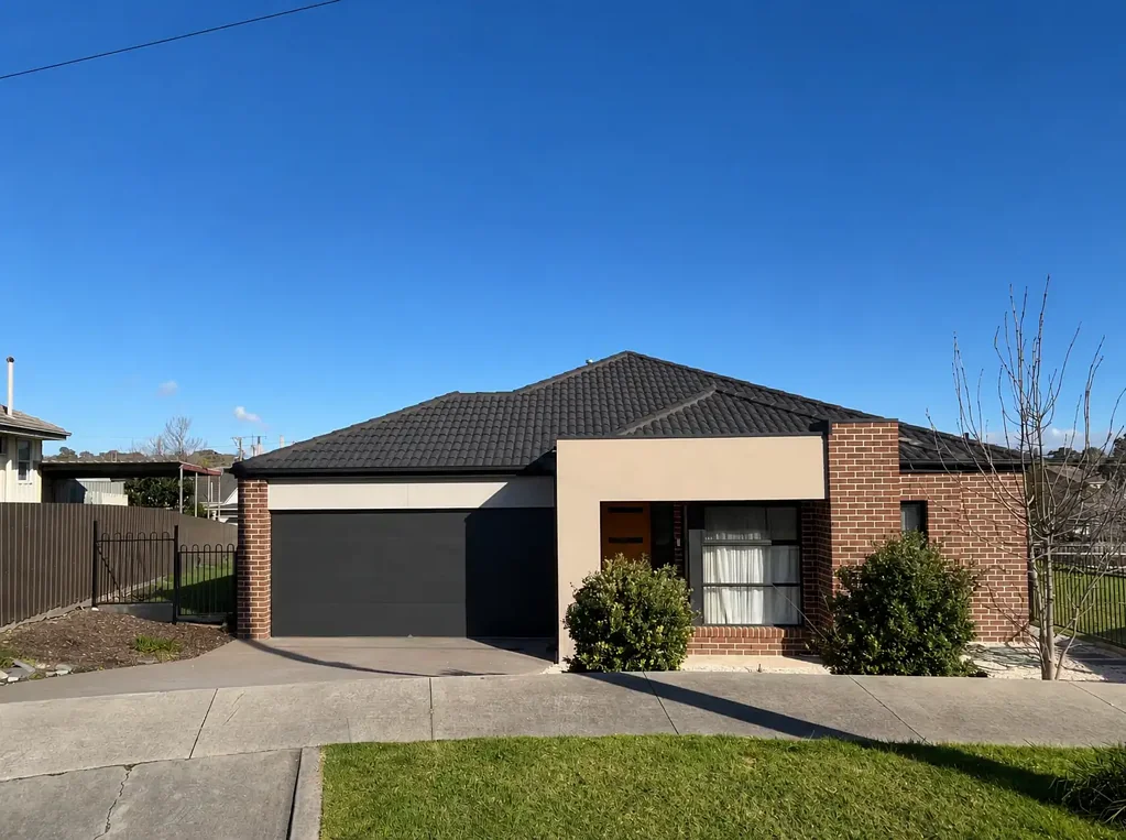 Modern & Spacious Family Living - Right Here In Traralgon