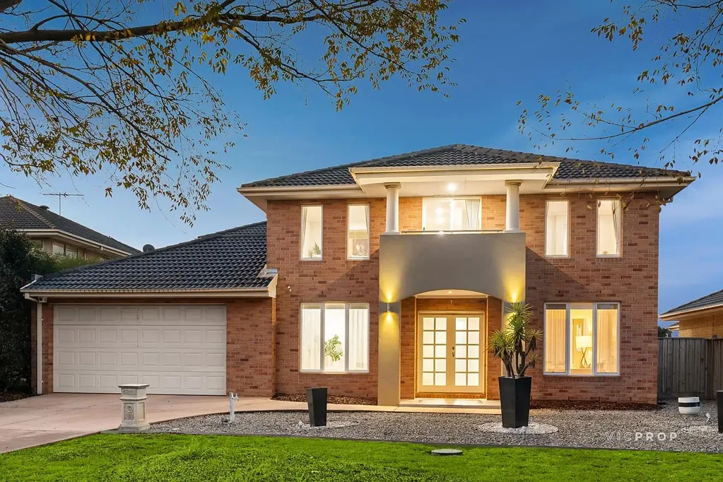 Point Cook 4غرفة نوم Exclusive Golf Course Luxury in Sanctuary Lakes' Prestigious Gated Jardin Estate!