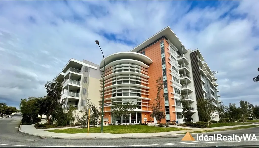 Modern Lifestyle and Unbeatable Convenience in a Top Floor Apartment