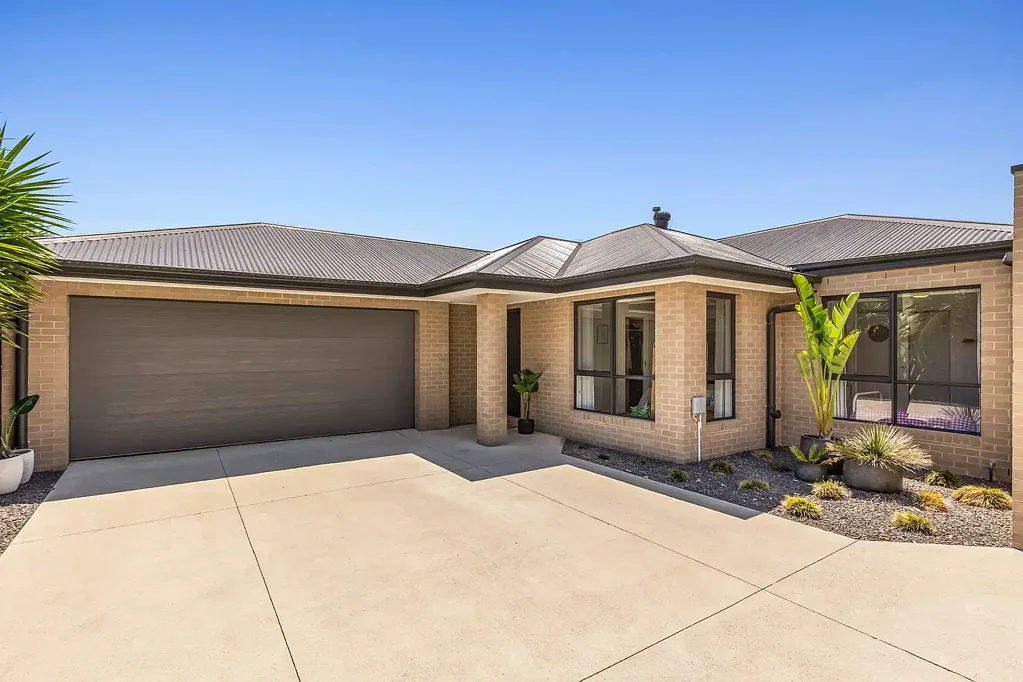 2/65 McClelland Avenue, Lara, VIC 3212