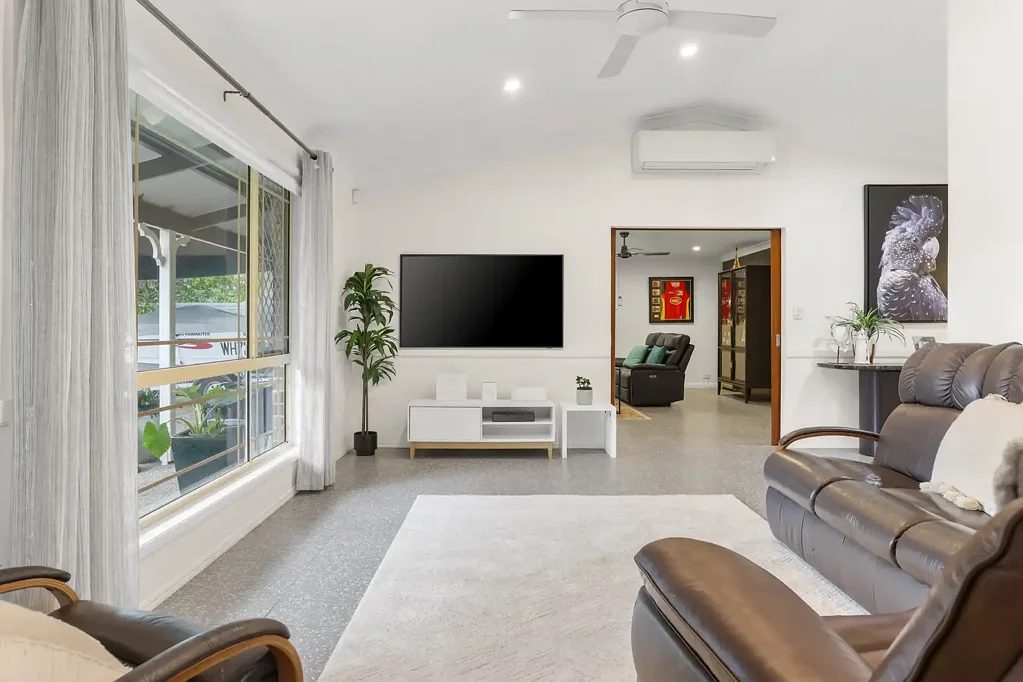 Pacific Pines 3Kwarto CORNER BLOCK WITH EXCEPTIONAL SIDE ACCESS, PARKING & STORAGE