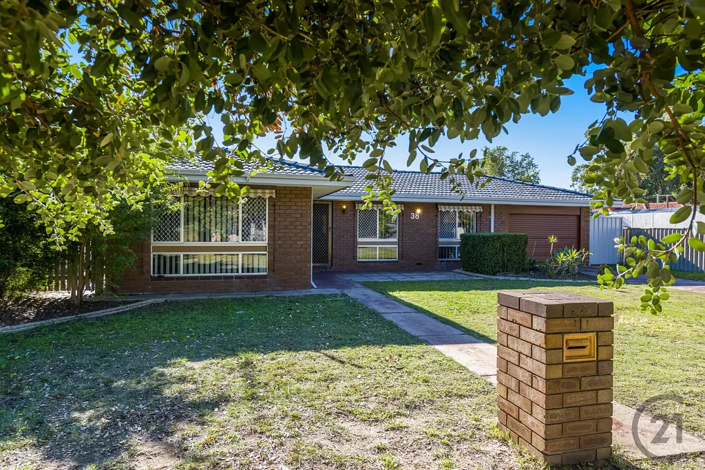 38 Goomarl Street, Dudley Park, WA 6210