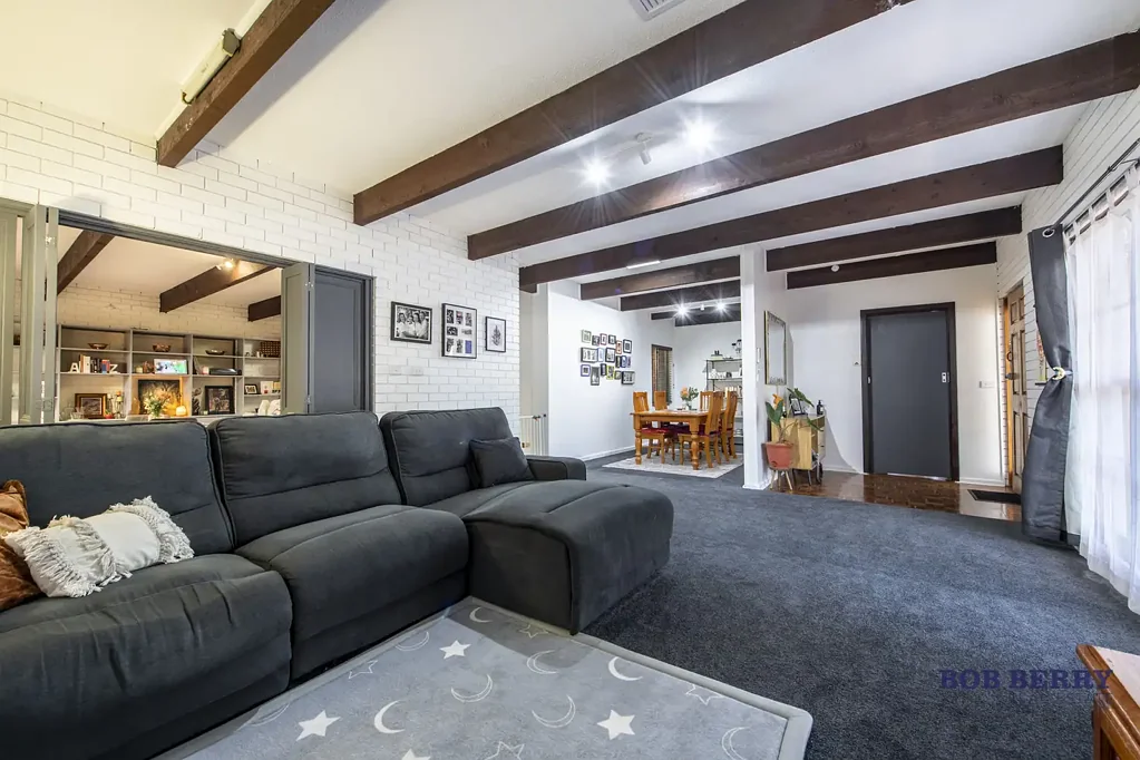 Dubbo 5Zimmer Spacious Family Home with Poolside Living, Close to Tamworth Street Shops