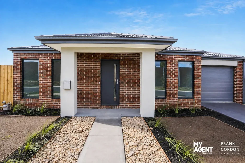 MODERN TWO-BEDROOM HOME IN AURORA ESTATE
