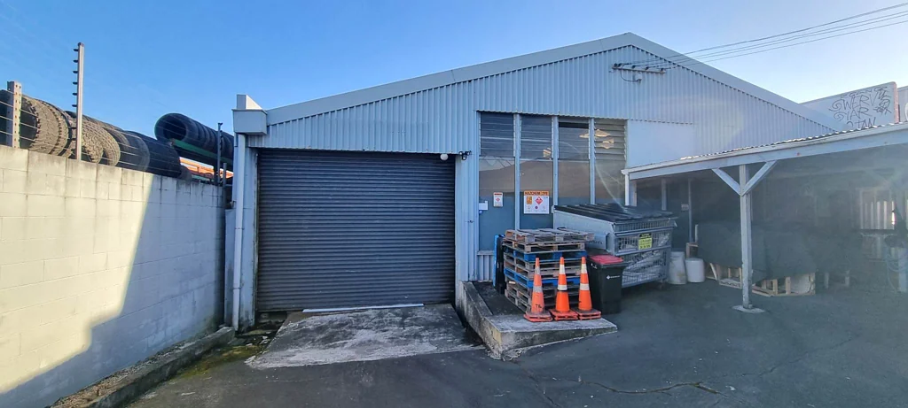 Penrose AFFORDABLE PENROSE 388M² WAREHOUSE