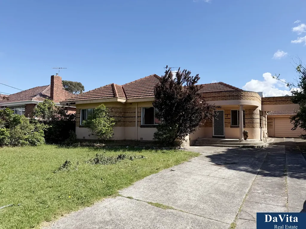 Spacious Family Home in a Prime Ormond Location – McKinnon School Zone