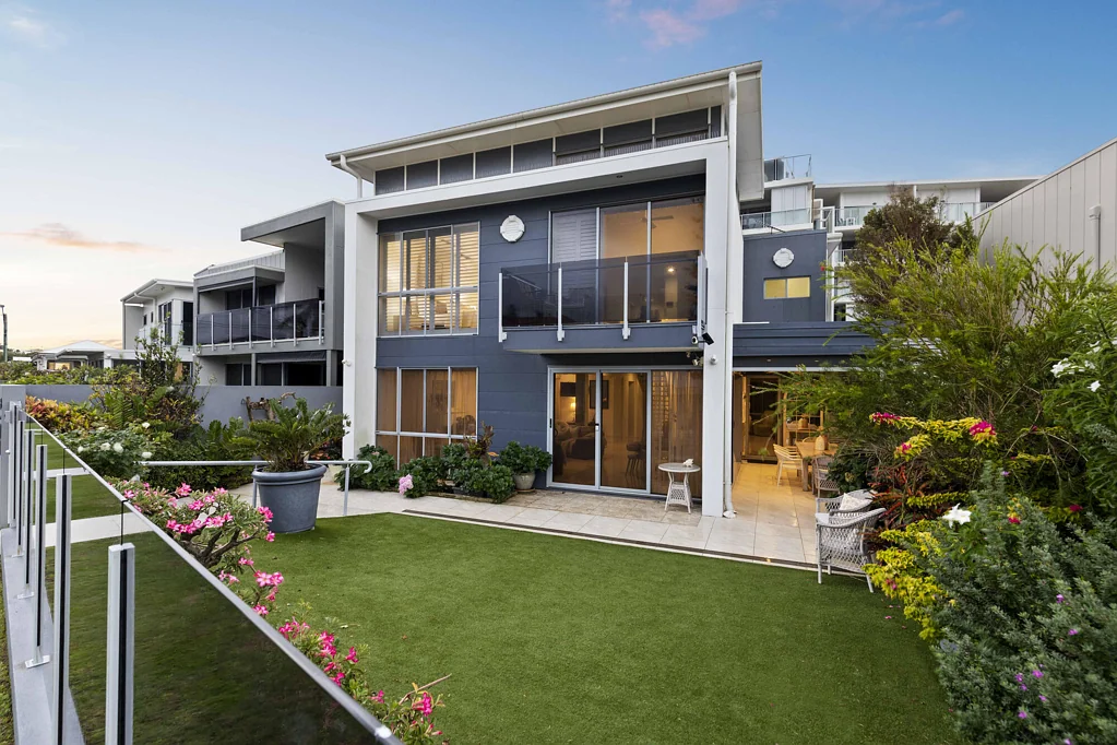 Scarborough 3chambre Prestigious Waterfront Living with Panoramic Moreton Bay Views