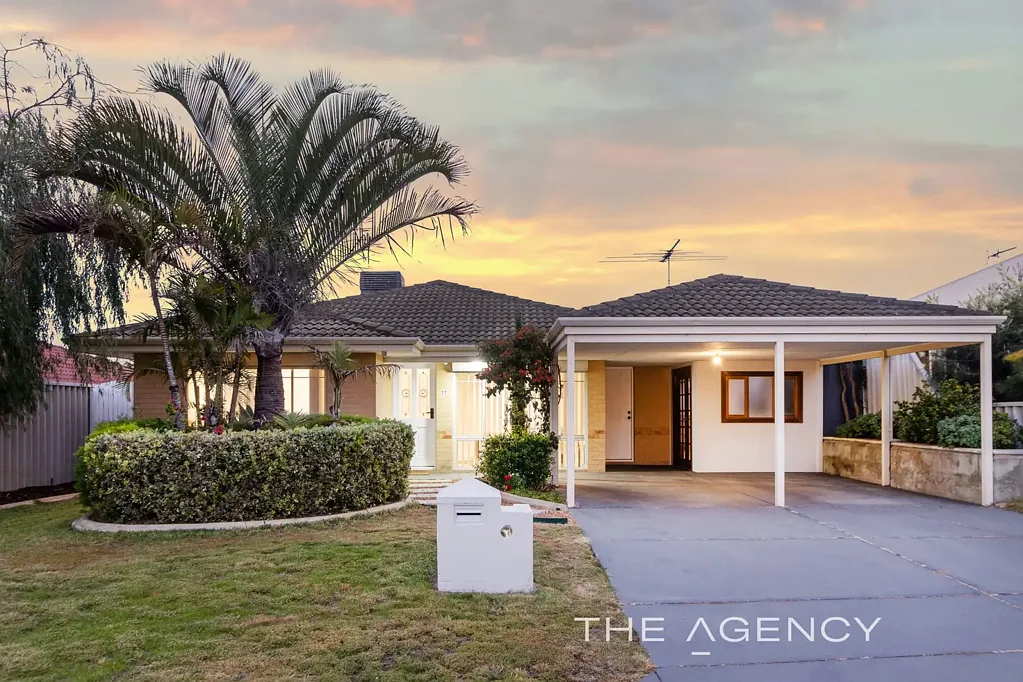 17 Combewood Loop, Carramar, WA 6031