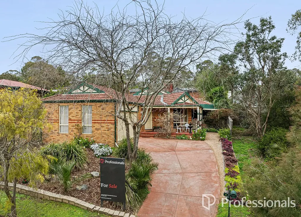 Lilydale 4Zimmer FAMILY HOME WITH MULTIPLE LIVING AREAS IN QUIET CUL-DE-SAC