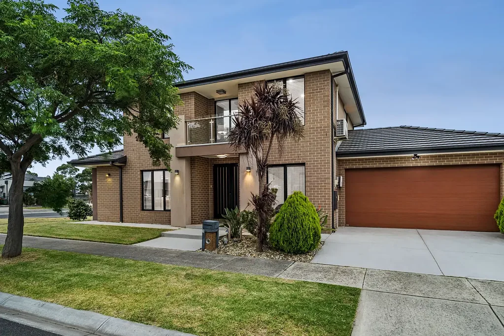 1 Elland Road, Clyde North, VIC 3978