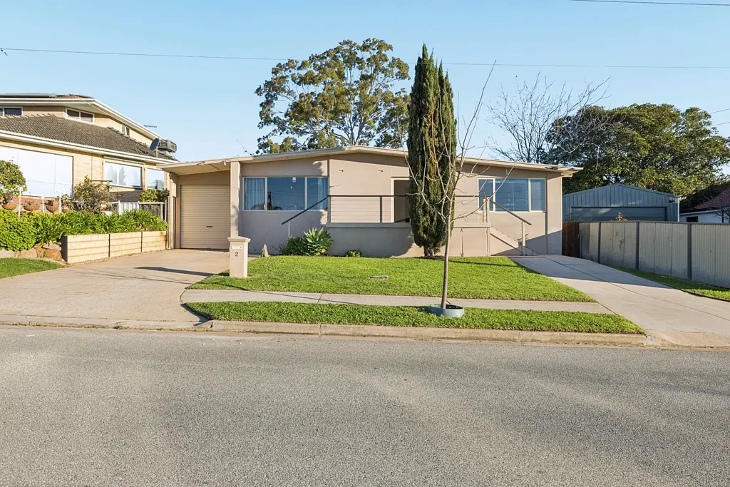 Seaview Downs 6房  BIG Family Home, 6 Bedrooms, 2 Bathrooms, 2 Living Areas & More!