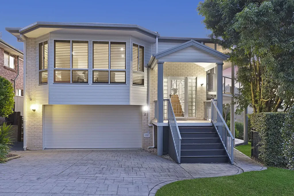 Green Point 4Kwarto Stunning Family Home, Incredible Views & Sought After Location