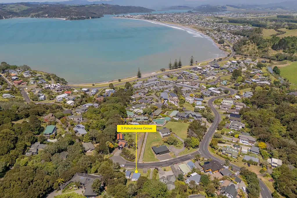 Whitianga KIWI BEACH BACH - LARGE SECTION