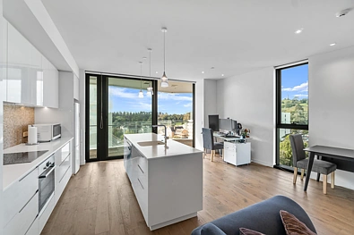 Epsom 1બેડરૂમ Oversized, Elevated and Views