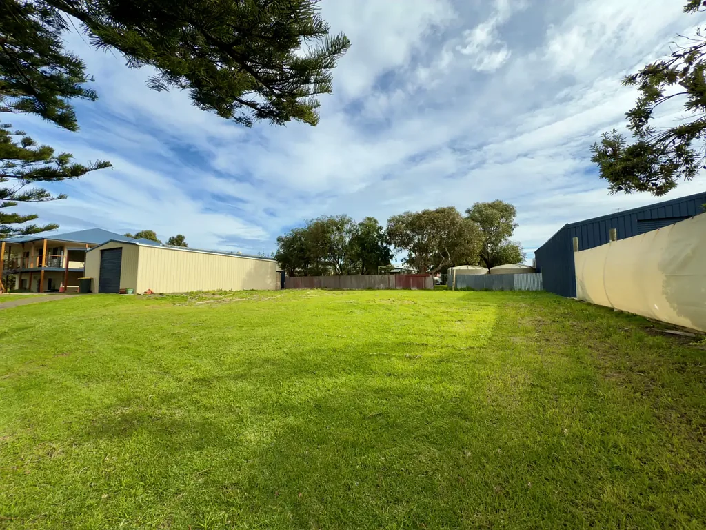 Beachport YOUR COASTAL CANVAS AWAITS