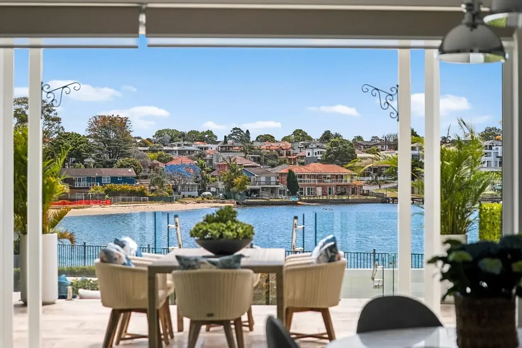 Cabarita 4 Slaapkamer Waterfront Resort  Uninterrupted Water Views