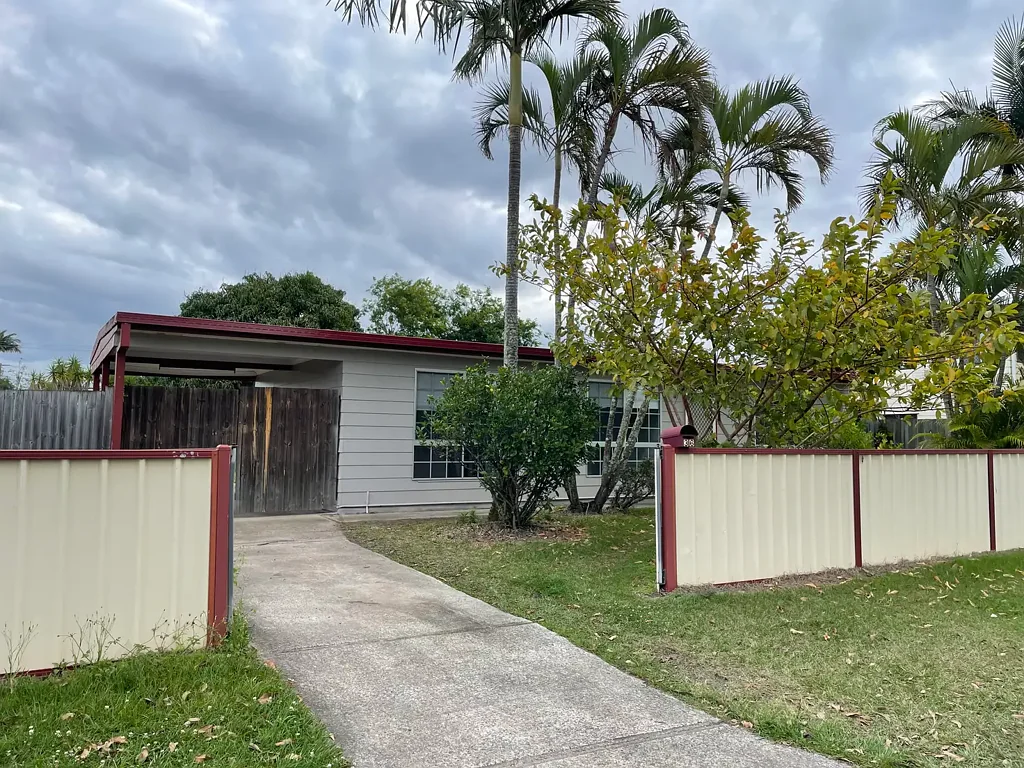 Gorgeous family home in convenient location!