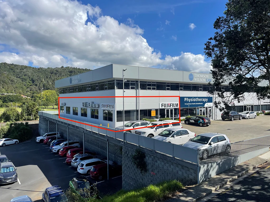 Whangarei Central A grade office + 8 carparks!