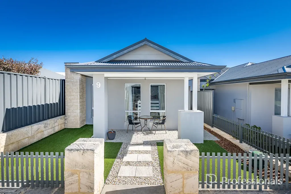 Easy- Care Coastal Living