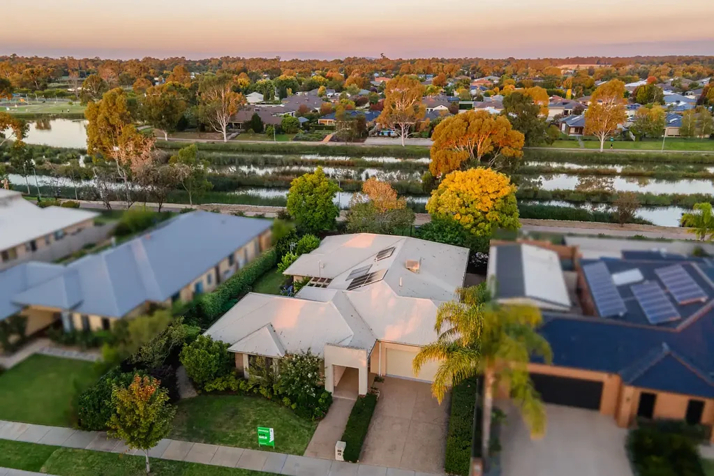 21 Nillahcootie Crescent, Kialla, VIC 3631