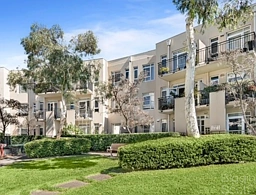 4/6 Graham Street, Port Melbourne