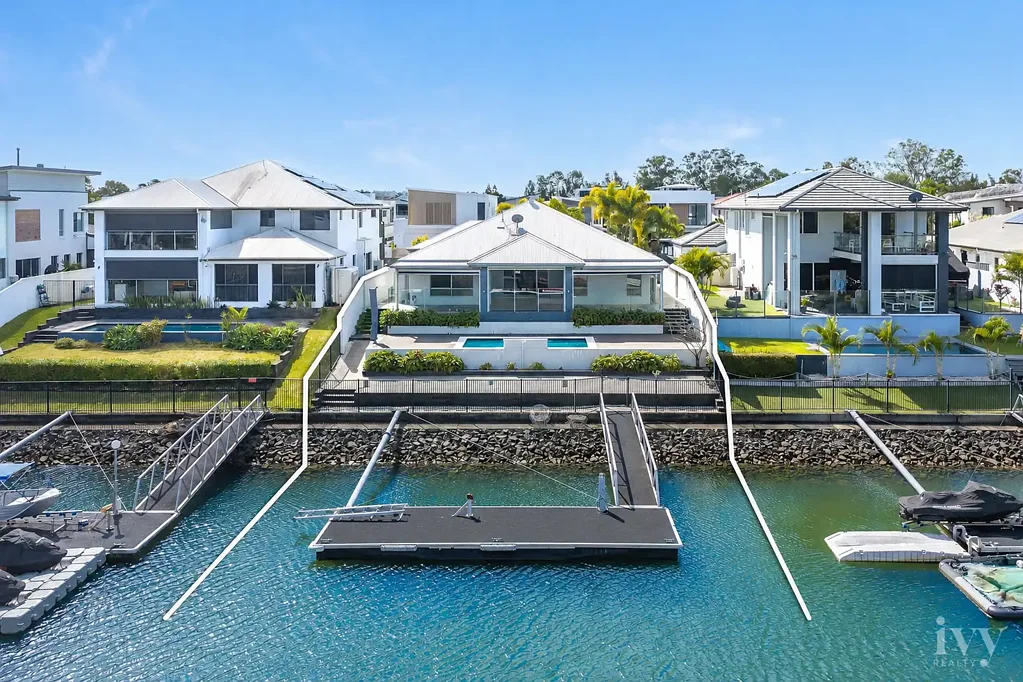 Helensvale 4ਬੈੱਡਰੂਮ Waterfront Luxury with Private Pontoon & No Body Corporate