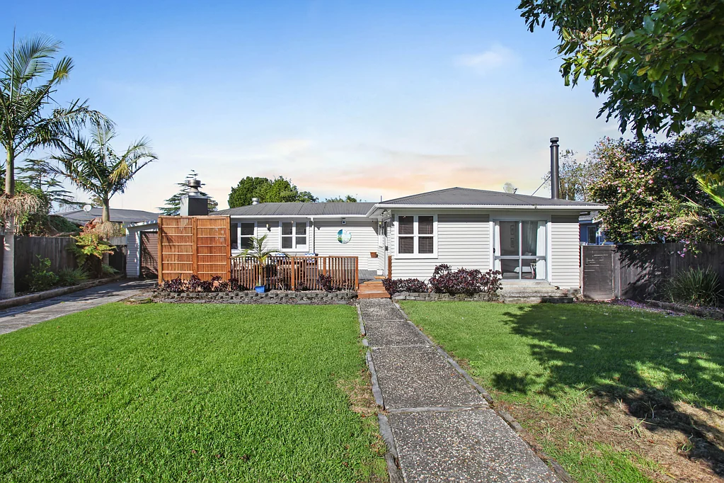 47 Universal Drive, Henderson, Waitakere City, Auckland
