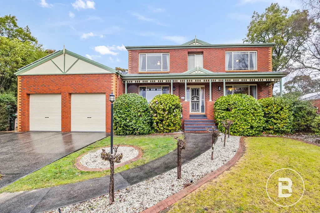 Mount Helen 5 Bedroom ELEVATED ELEGANCE WITH FAMILY COMFORT AND A PRIVATE LIBRARY RETREAT.