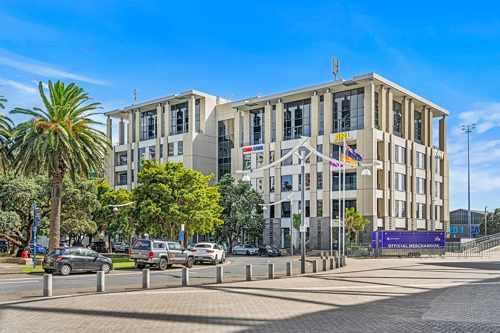 Auckland Central Newly refurbished office with balcony