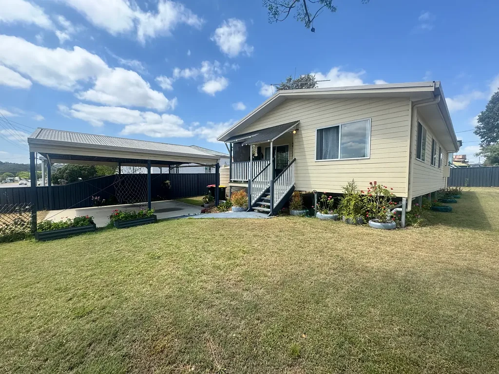 Nanango 3部屋 Well Maintained Home in Great Location!