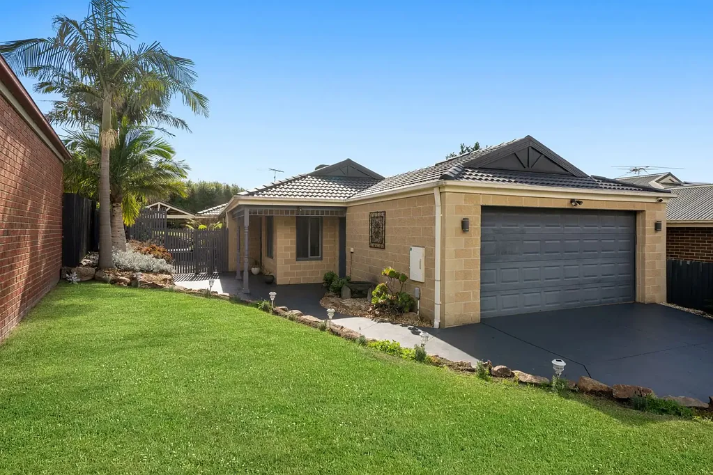 35 Jarryd Crescent, Berwick, VIC 3806