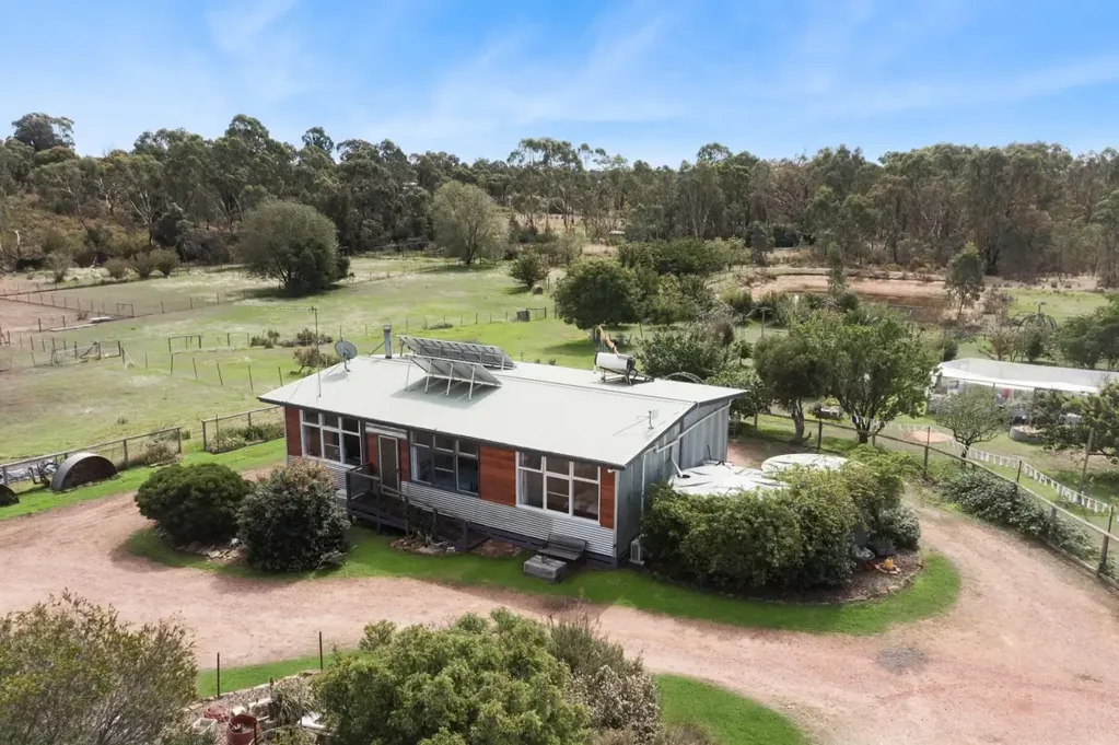 11 Long Court, Ladys Pass, VIC 3523